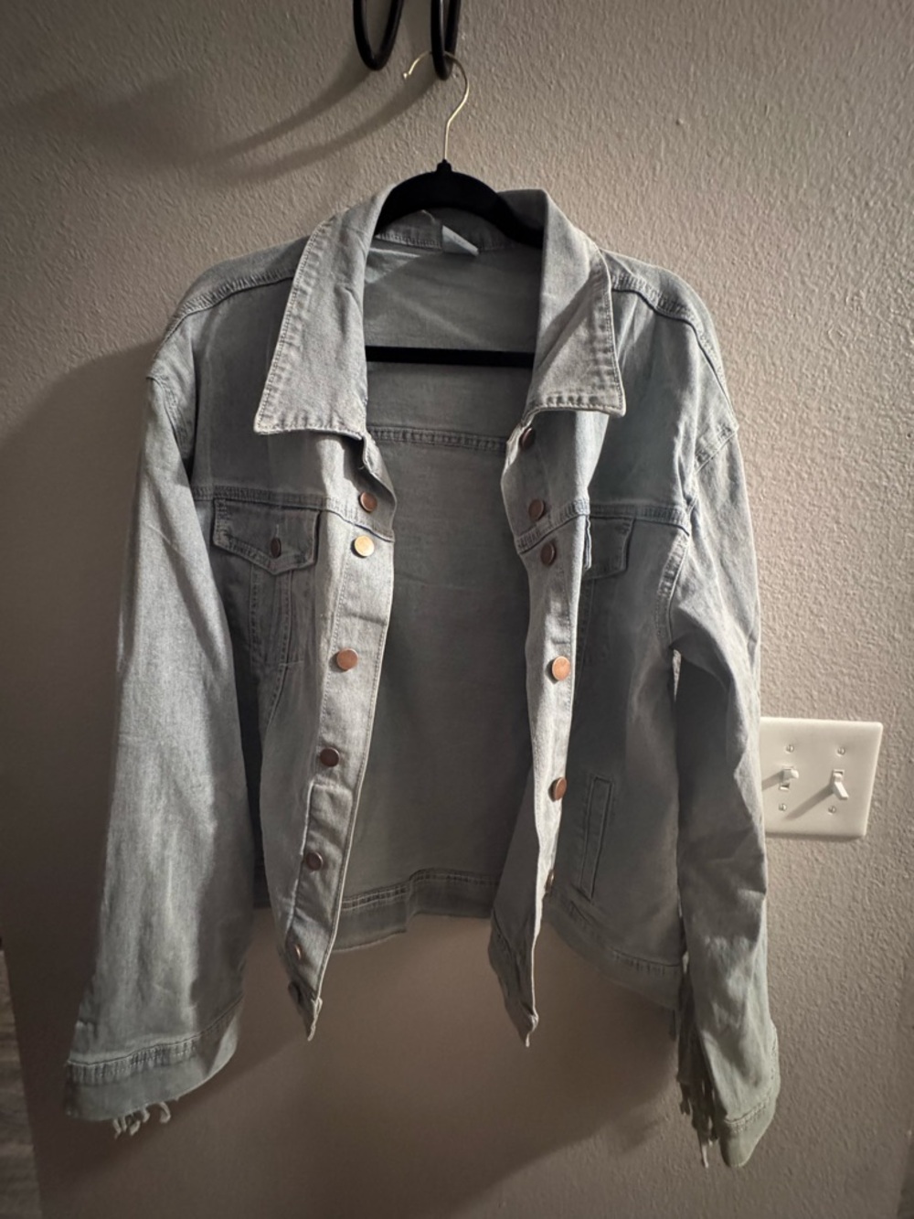 Light Wash Women's Denim Jacket - Classic Casual Layer